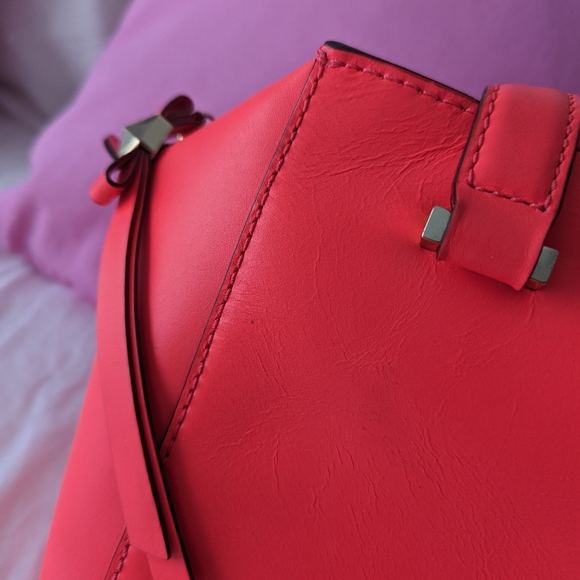 Kate Spade bow tote 🩷🖤 Limited time 60$ 🖤🩷 - Picture 12 of 12